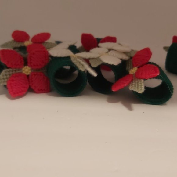 Handmade Poinsettia Napkin Rings Plastic Canvas Set of 11 - Picture 8 of 8